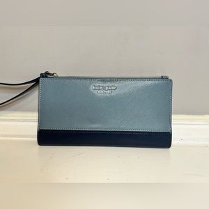 Kate Spade wristlet wallet